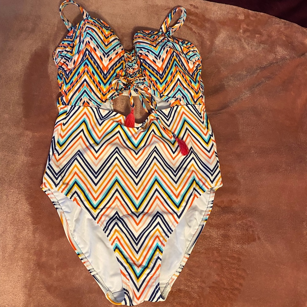 Like new swimsuit 34E